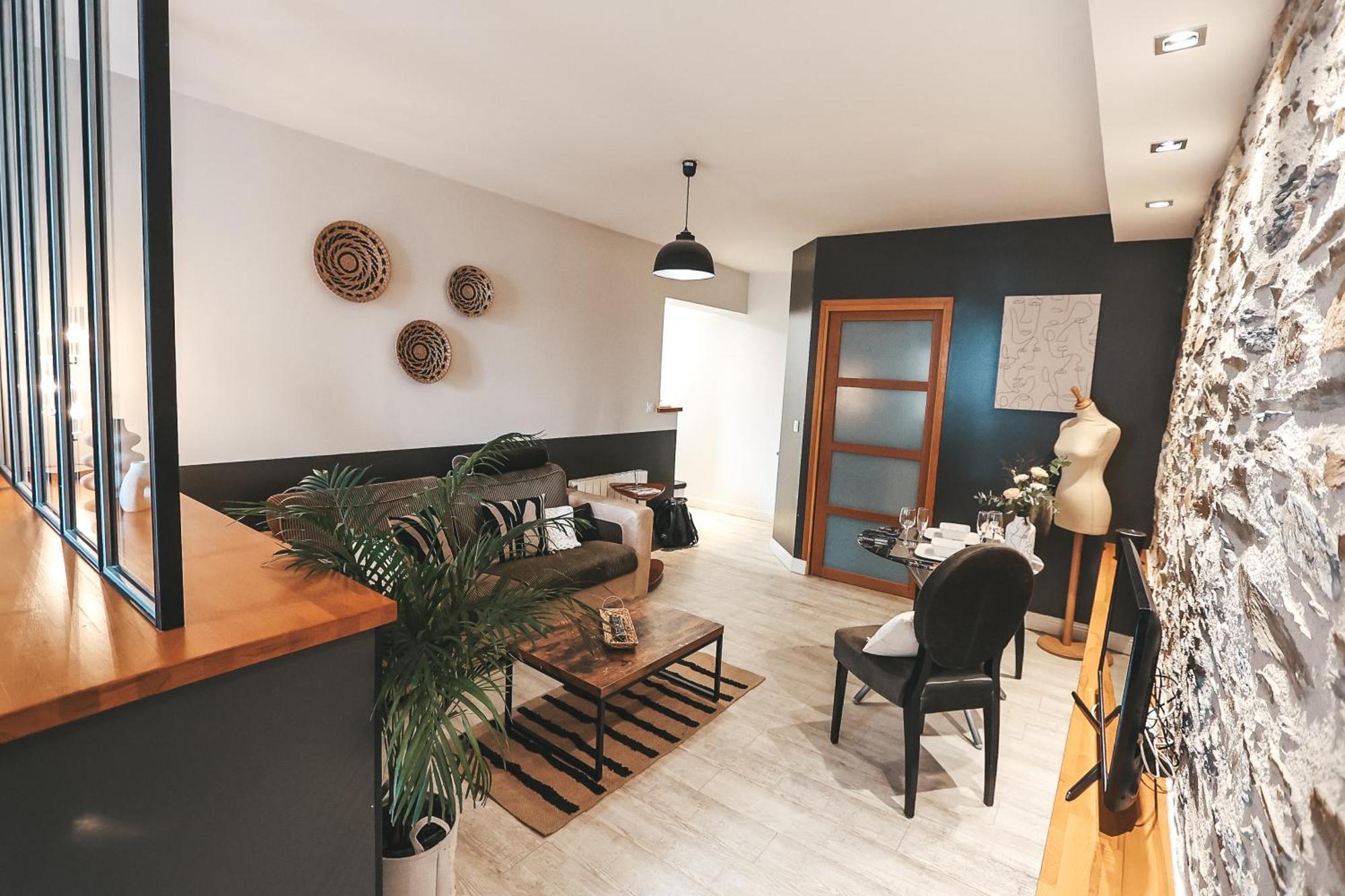 Suit'Home Commerce Angers Luaran gambar